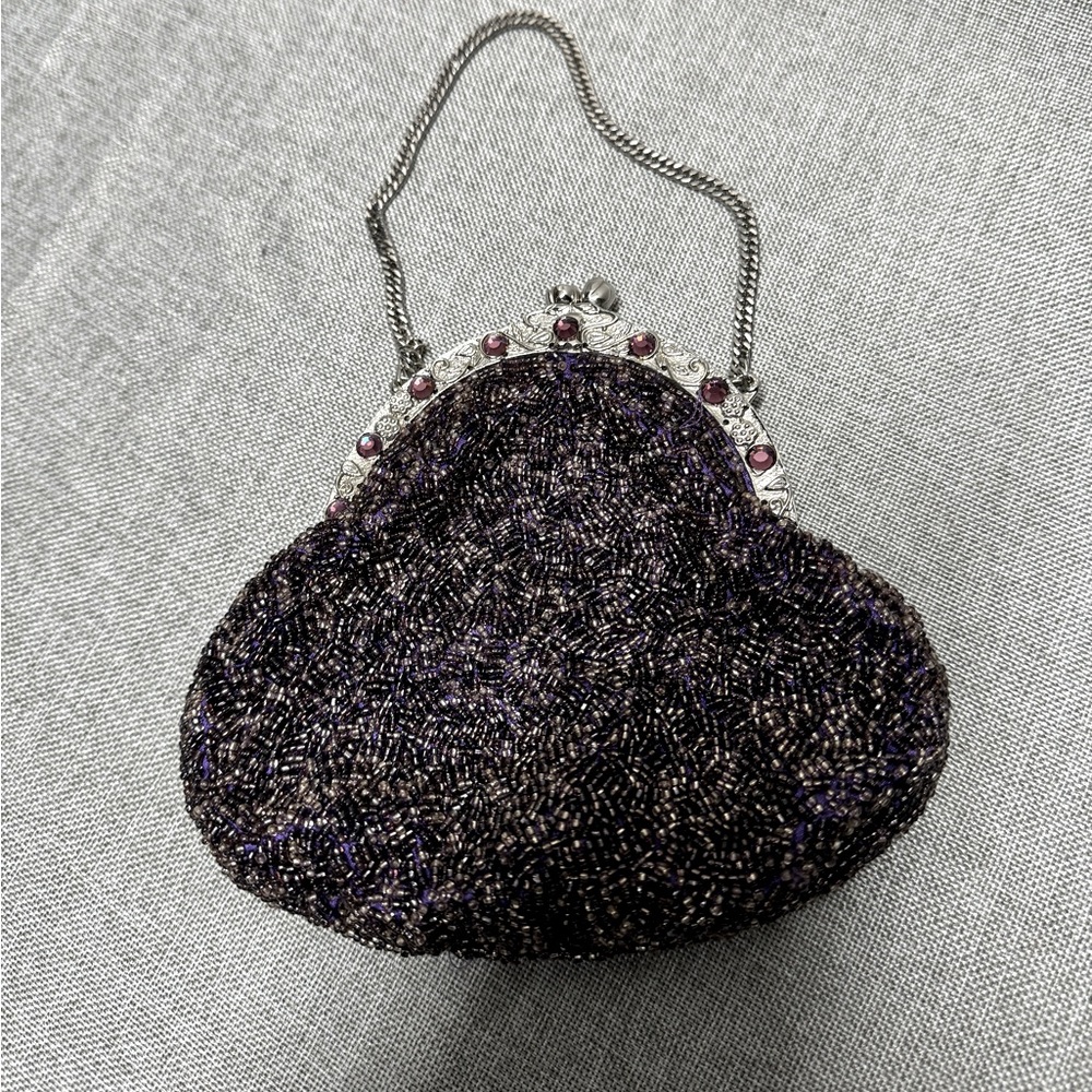 Beaded clutch